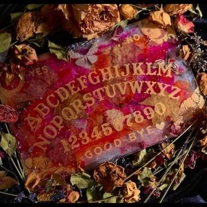Resin and dry flowers ouija board
